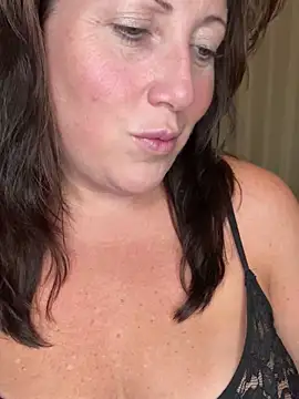 Snapshot of xsexycurvymilf chatting on 5, 12, 2024 xsexycurvymilf online show from 5, 12, 2024