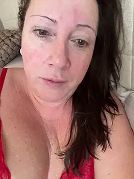 Snapshot of xsexycurvymilf chatting on 3, 3, 2025 xsexycurvymilf online show from 3, 3, 2025