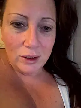 Snapshot of xsexycurvymilf chatting on 25, 11, 2025 xsexycurvymilf online show from 25, 11, 2025