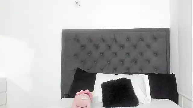 Snapshot of sara_evans02 chatting on 15, 3, 2025 sara evans02 online show from 15, 3, 2025