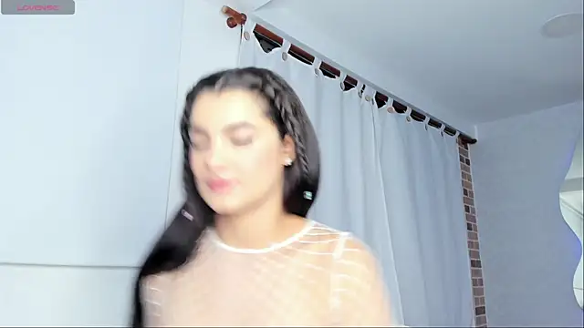 Snapshot of sara_evans02 chatting on 24, 9, 2025 sara evans02 online show from 24, 9, 2025