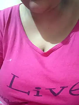 Snapshot of _Redwine_ chatting on 28, 1, 2025 Redwine online show from 28, 1, 2025