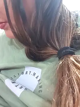 Snapshot of _Redwine_ chatting on 15, 2, 2025 Redwine online show from 15, 2, 2025