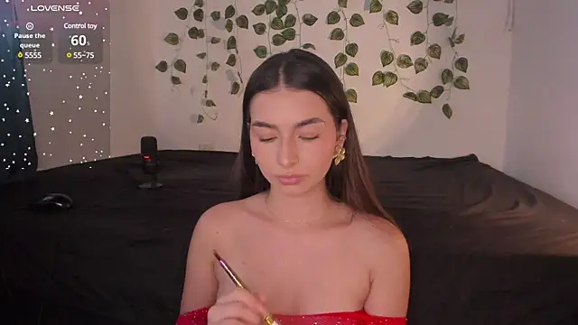 Coralinee 01 online show from 21, 12, 2024