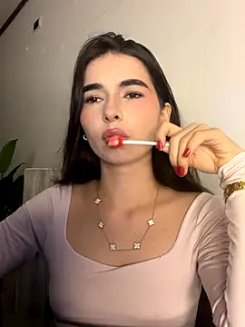 Coralinee 01 online show from 9, 1, 2026