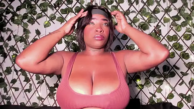 Snapshot of AlondraFerri1 chatting on 16, 12, 2025 AlondraFerri1 online show from 16, 12, 2025