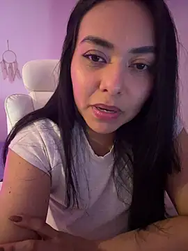 Snapshot of PetitLumiere chatting on 3, 2, 2025 PetitLumiere online show from 3, 2, 2025