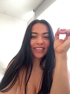 Snapshot of PetitLumiere chatting on 13, 2, 2025 PetitLumiere online show from 13, 2, 2025