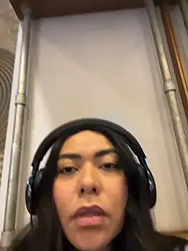 Snapshot of PetitLumiere chatting on 15, 10, 2025 PetitLumiere online show from 15, 10, 2025