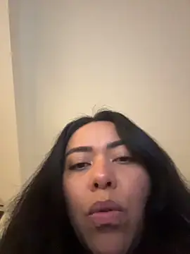 Snapshot of PetitLumiere chatting on 25, 11, 2025 PetitLumiere online show from 25, 11, 2025