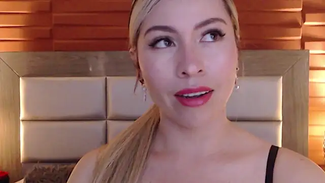 Snapshot of Ammy_Castro chatting on 7, 2, 2025 Ammy Castro online show from 7, 2, 2025