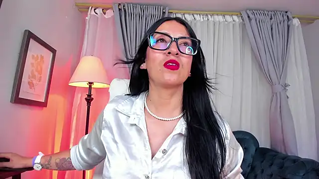 kira moon   online show from 16, 10, 2025