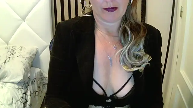 xxNoeliaxx online show from 9, 2, 2026