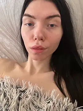 Lisaaa Alisa online show from 2, 3, 2025