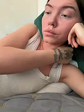 Lisaaa Alisa online show from 10, 4, 2026