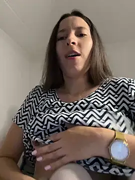 Snapshot of LittleDoll___ chatting on 8, 3, 2025 LittleDoll online show from 8, 3, 2025