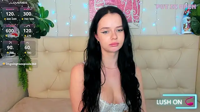 Snapshot of Lori__Hell chatting on 19, 2, 2025 Lori Hell online show from 19, 2, 2025