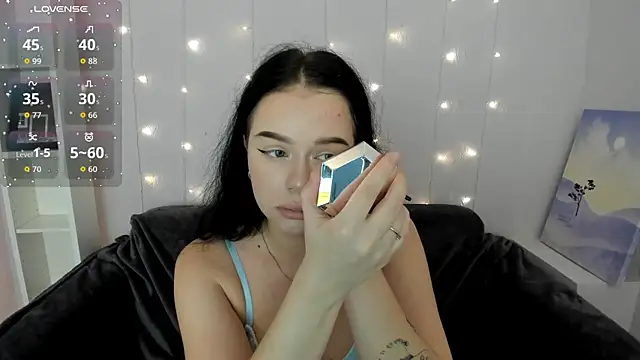 Snapshot of Lori__Hell chatting on 3, 11, 2025 Lori Hell online show from 3, 11, 2025