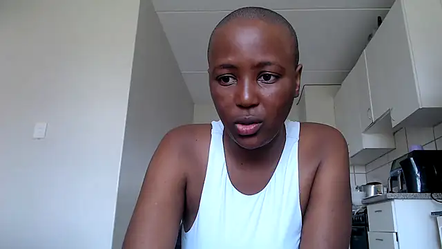 Snapshot of officialkhakes_za chatting on 10, 12, 2024 officialkhakes za online show from 10, 12, 2024