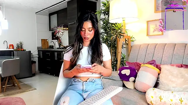 Snapshot of Issa_cooper chatting on 14, 11, 2025 Issa cooper online show from 14, 11, 2025