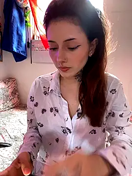 LiliJones  online show from 3, 10, 2025