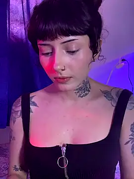 LiliJones  online show from 7, 10, 2025