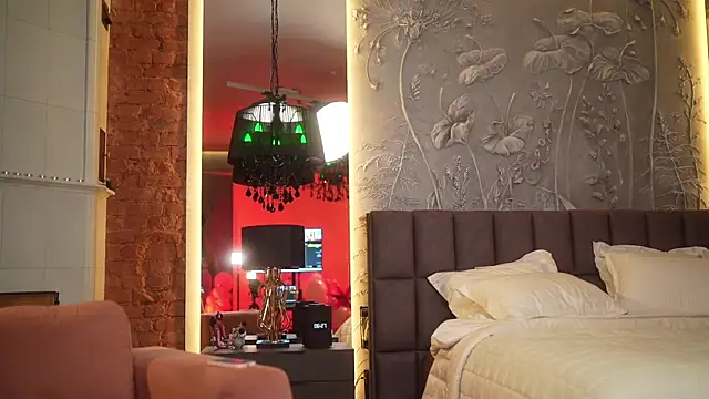 eva fashionista online show from 15, 3, 2025