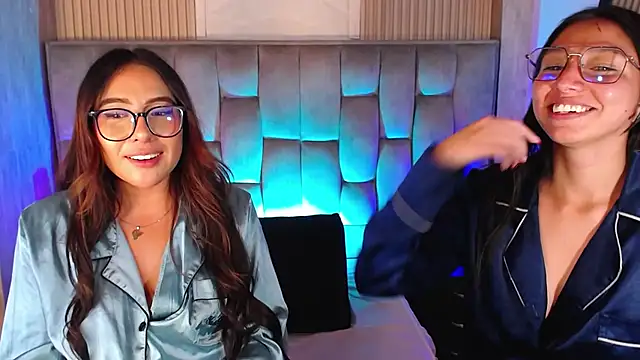 Snapshot of kendall_saenz chatting on 8, 11, 2025 kendall saenz online show from 8, 11, 2025