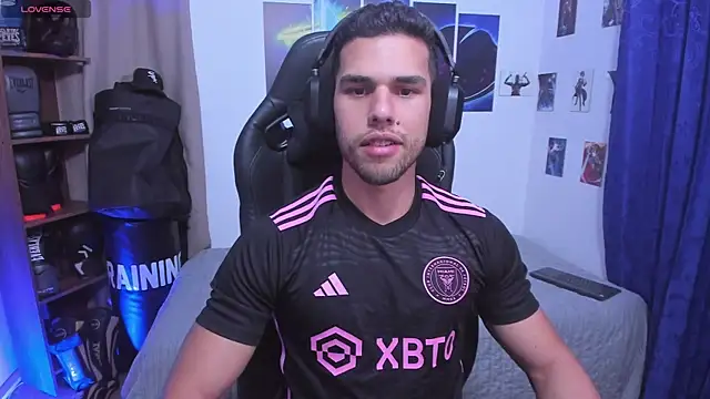 Snapshot of JacobKirito chatting on 14, 10, 2025 JacobKirito online show from 14, 10, 2025