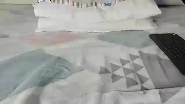 Snapshot of maybelline69 chatting on 13, 3, 2025 maybelline69 online show from 13, 3, 2025