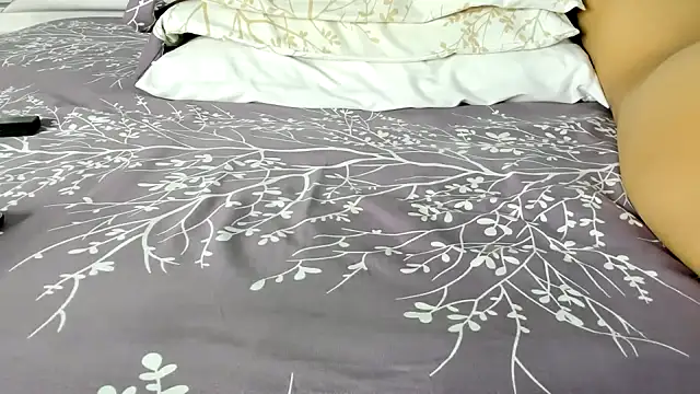 Snapshot of maybelline69 chatting on 23, 9, 2025 maybelline69 online show from 23, 9, 2025