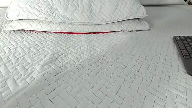 Snapshot of maybelline69 chatting on 30, 9, 2025 maybelline69 online show from 30, 9, 2025