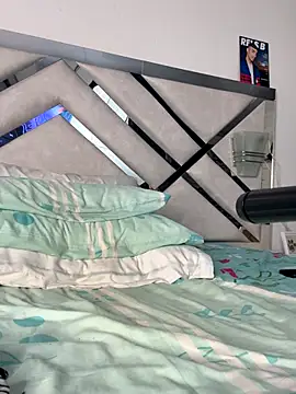 Snapshot of maybelline69 chatting on 14, 10, 2025 maybelline69 online show from 14, 10, 2025