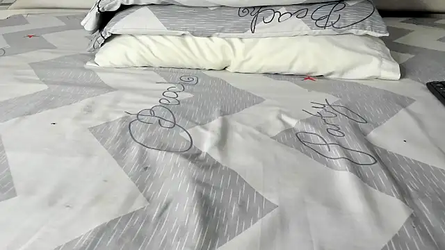 Snapshot of maybelline69 chatting on 16, 10, 2025 maybelline69 online show from 16, 10, 2025