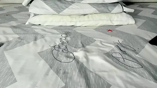 Snapshot of maybelline69 chatting on 18, 10, 2025 maybelline69 online show from 18, 10, 2025