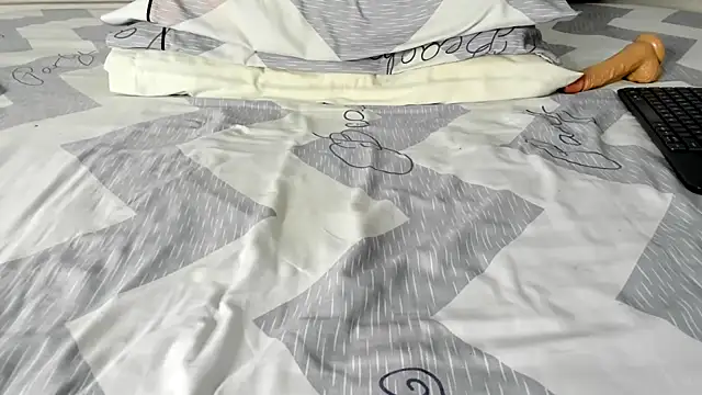 Snapshot of maybelline69 chatting on 26, 10, 2025 maybelline69 online show from 26, 10, 2025