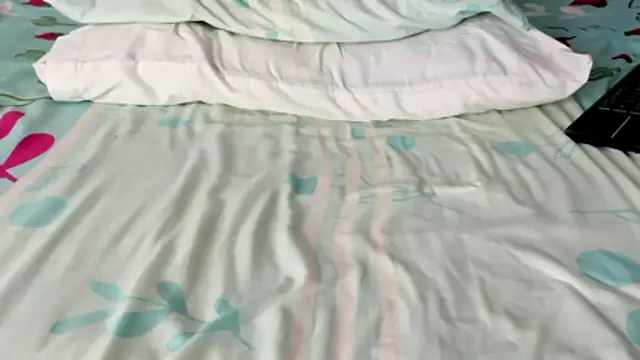 Snapshot of maybelline69 chatting on 17, 12, 2025 maybelline69 online show from 17, 12, 2025