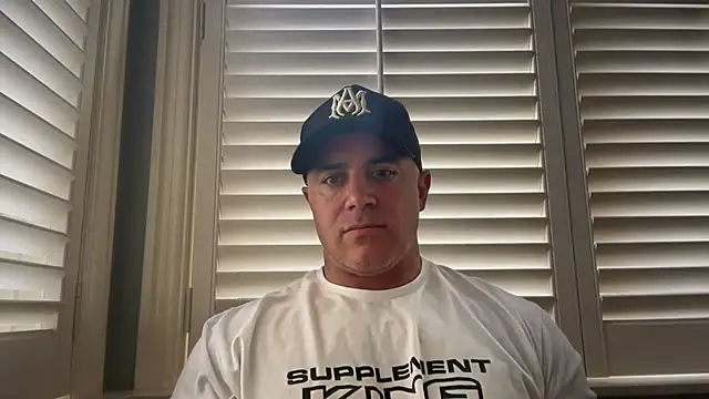 Snapshot of Bad_daddy21 chatting on 17, 11, 2025 Bad daddy21 online show from 17, 11, 2025