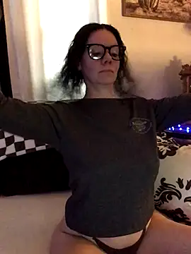 Snapshot of SidneyRaee chatting on 3, 12, 2025 SidneyRaee online show from 3, 12, 2025