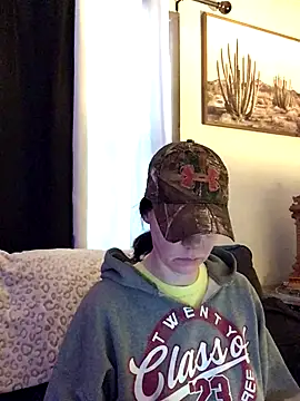 Snapshot of SidneyRaee chatting on 15, 12, 2025 SidneyRaee online show from 15, 12, 2025