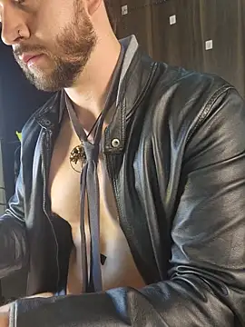 Snapshot of just_maxii chatting on 17, 11, 2025 just maxii online show from 17, 11, 2025