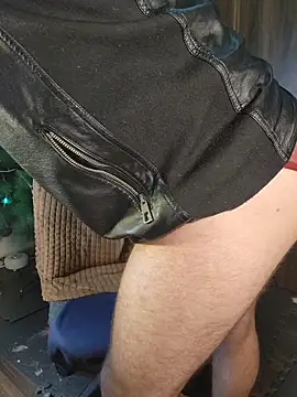 Snapshot of just_maxii chatting on 15, 12, 2025 just maxii online show from 15, 12, 2025