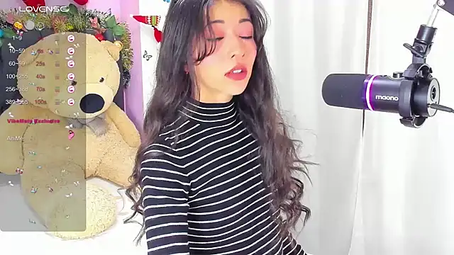 Snapshot of SophiaLiu chatting on 11, 12, 2024 SophiaLiu online show from 11, 12, 2024