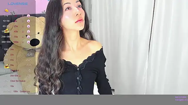 Snapshot of SophiaLiu chatting on 11, 1, 2025 SophiaLiu online show from 11, 1, 2025