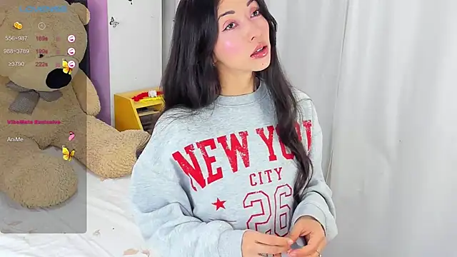 Snapshot of SophiaLiu chatting on 16, 2, 2025 SophiaLiu online show from 16, 2, 2025