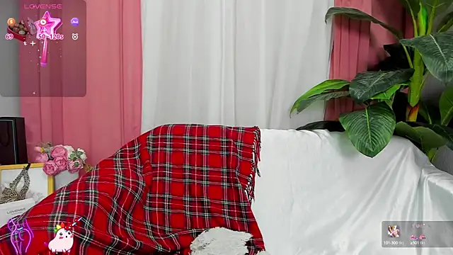 Snapshot of jessica_tiny chatting on 4, 3, 2025 jessica tiny online show from 4, 3, 2025