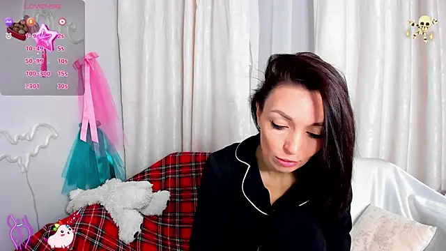 Snapshot of jessica_tiny chatting on 15, 11, 2025 jessica tiny online show from 15, 11, 2025