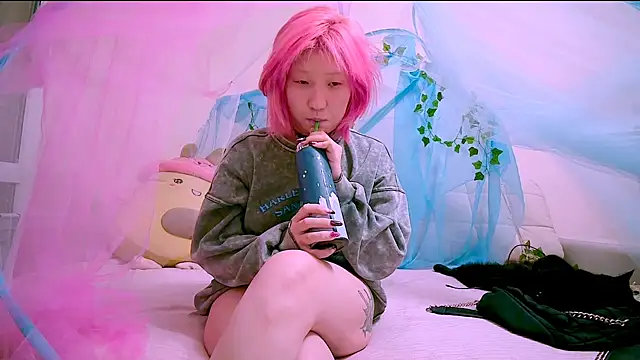 Snapshot of Akemilun chatting on 8, 11, 2025 Akemilun online show from 8, 11, 2025