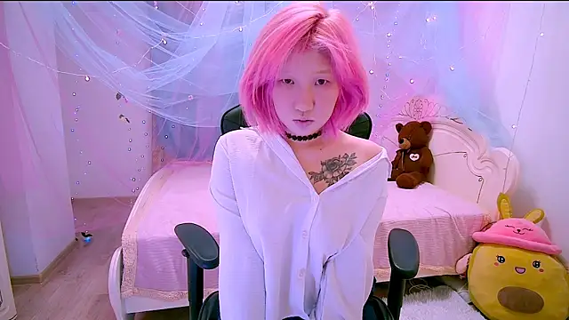 Snapshot of Akemilun chatting on 9, 11, 2025 Akemilun online show from 9, 11, 2025