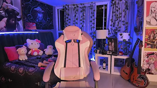 LanaKyutt online show from 7, 12, 2024